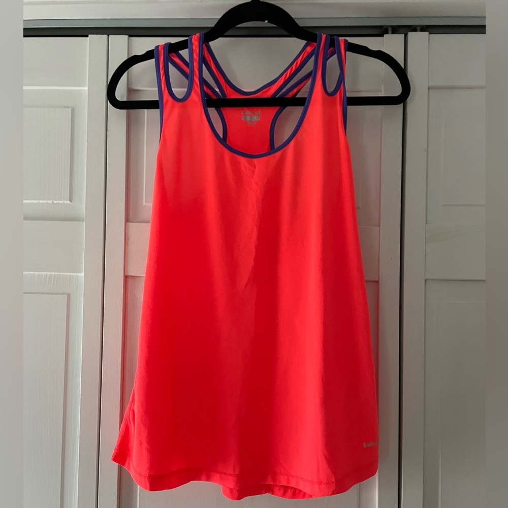 Lightweight workout tank top